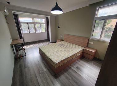 青松小区 2室1厅1卫