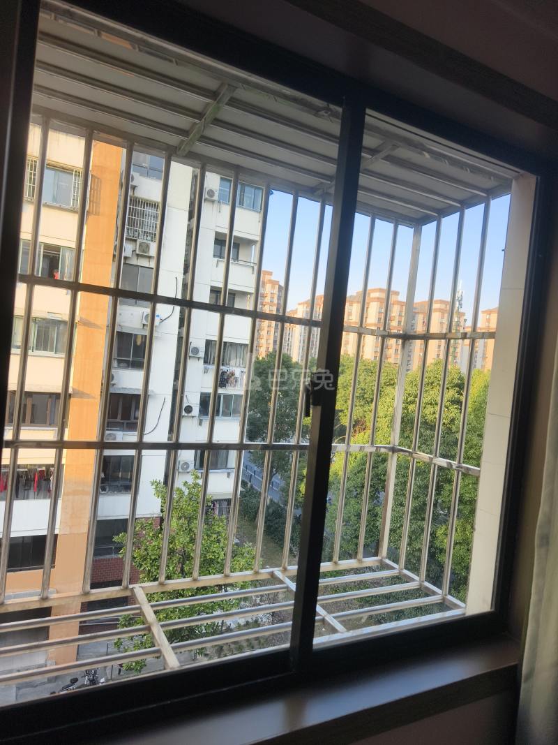 新凯家园一期（西区）17992675卧室窗户图9