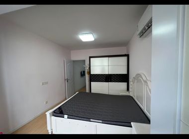 军工路周家小区 1室1厅1卫