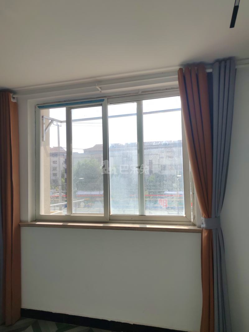 广友小区18081427卧室窗户图8