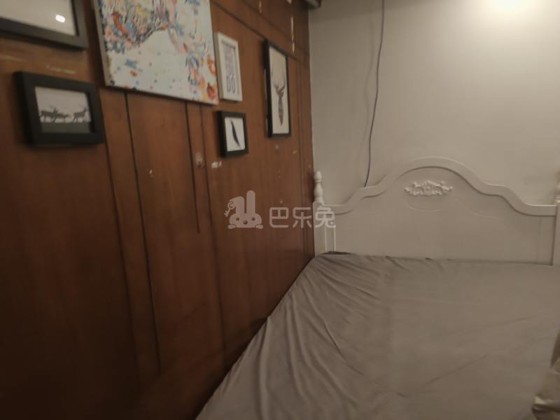 银霄大厦A楼18124849卧室图0