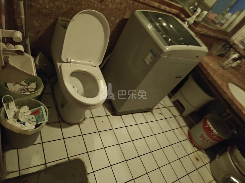 银霄大厦A楼18124849卫生间图11