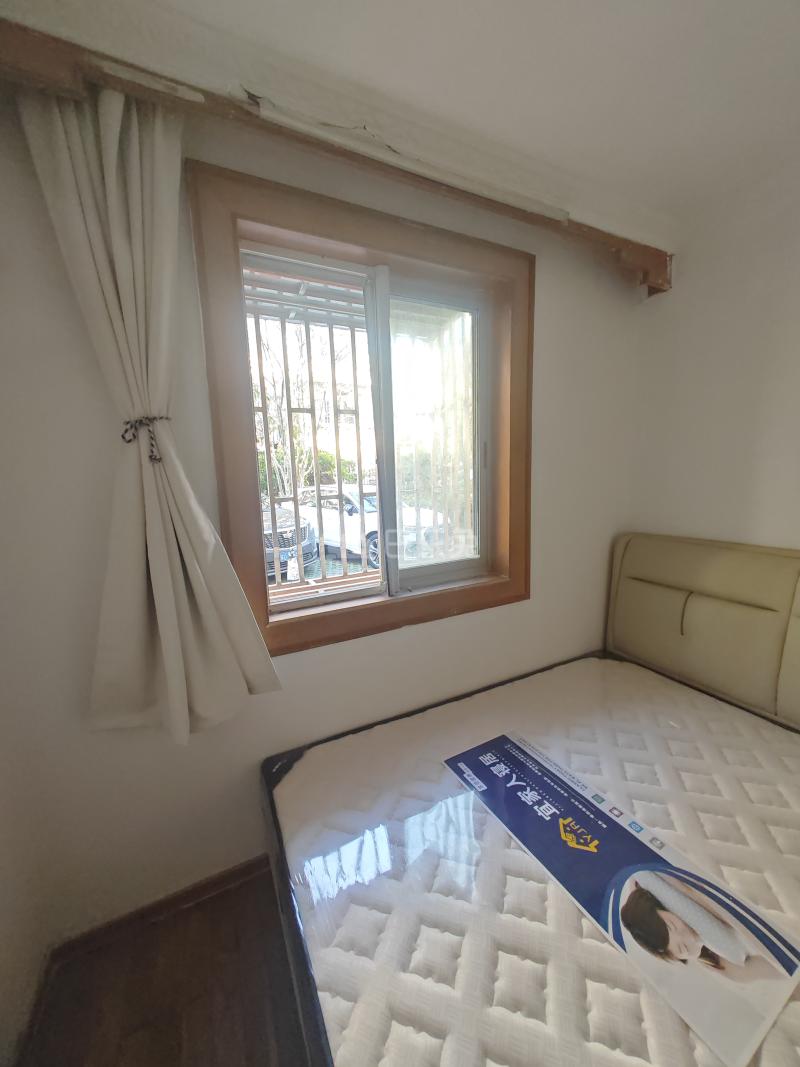 滨江小区（天钥桥南路1199弄）18125534卧室窗户图14