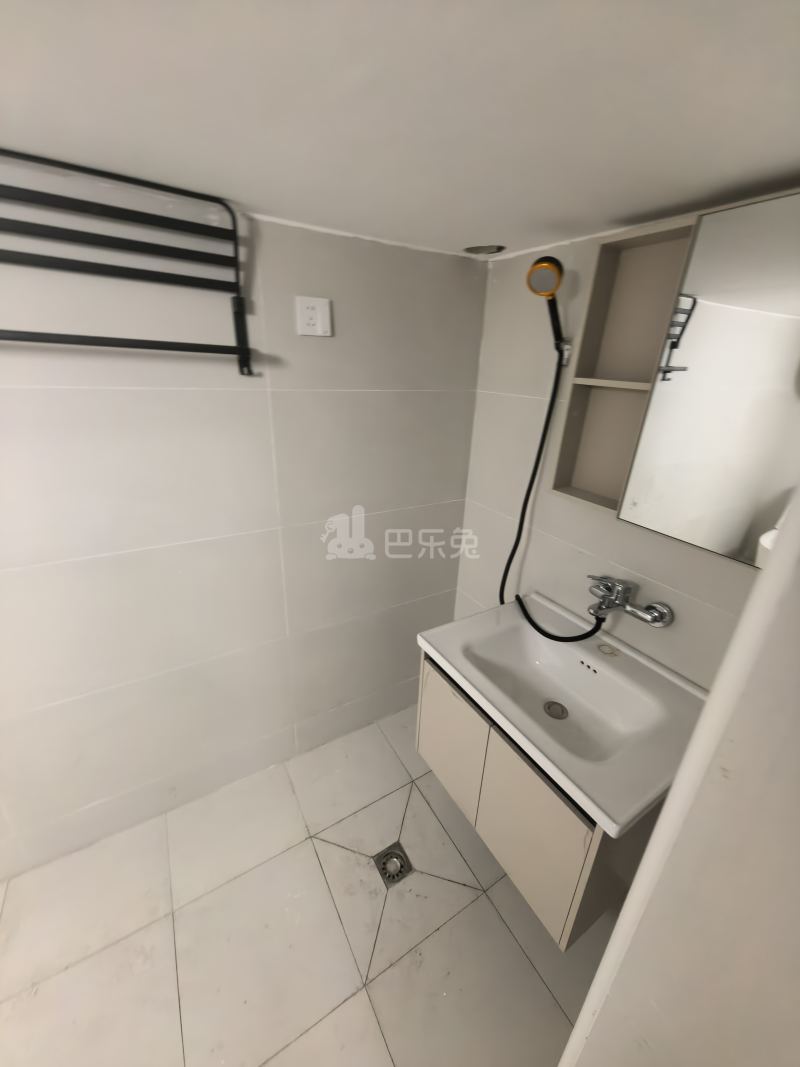 祝西村18132729卫生间图5