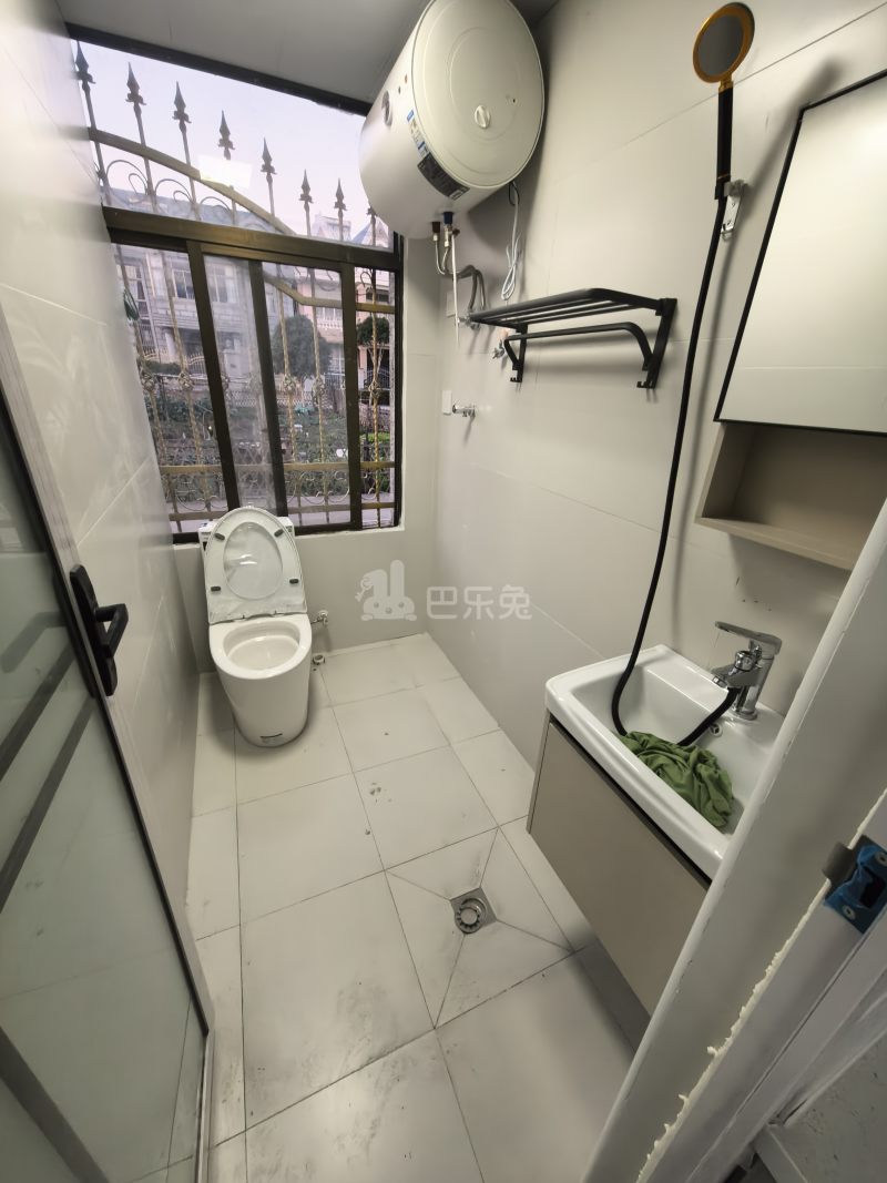 祝西村18132785卫生间图5