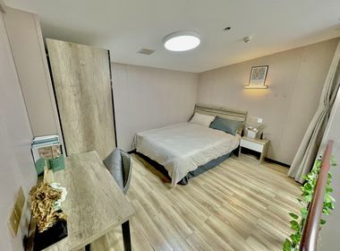 彩虹小居（淞沪路店） 1室0厅1卫