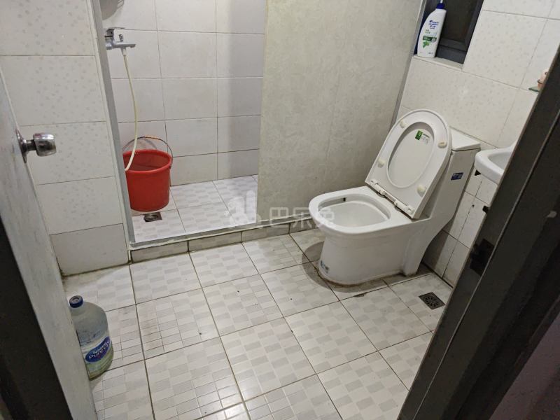 华泾绿苑1817469卫生间图6