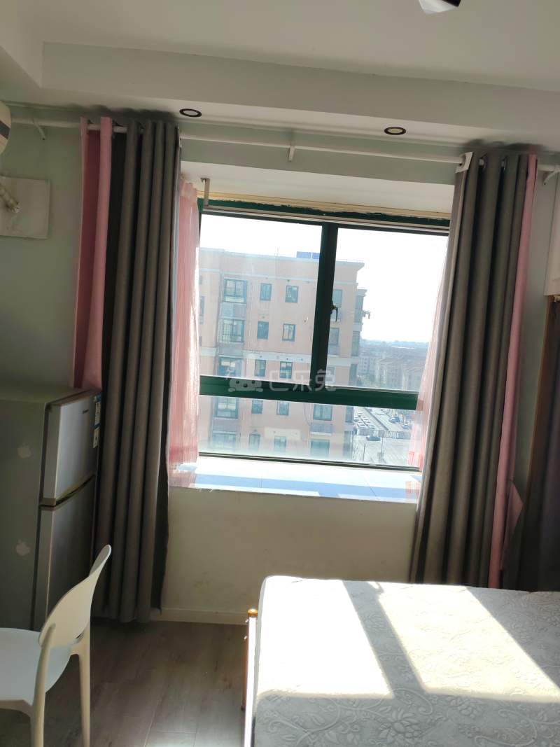 剑河家苑18190985卧室窗户图9