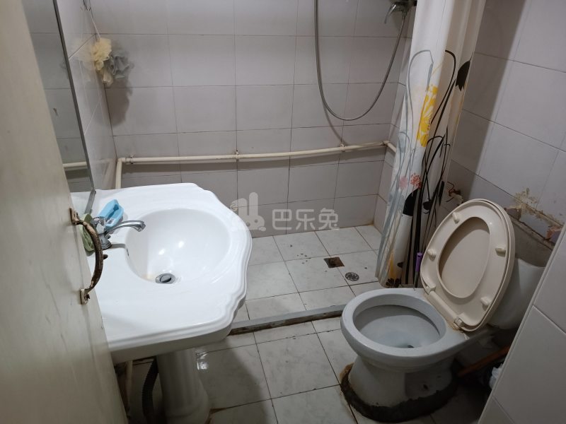 浩城华苑1821816卫生间图5