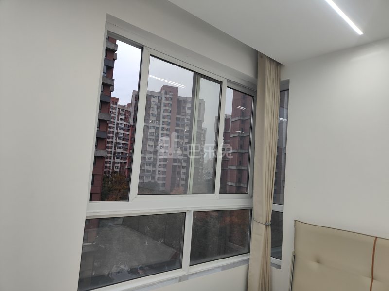 枫树林景苑北区18236386卧室窗户图7