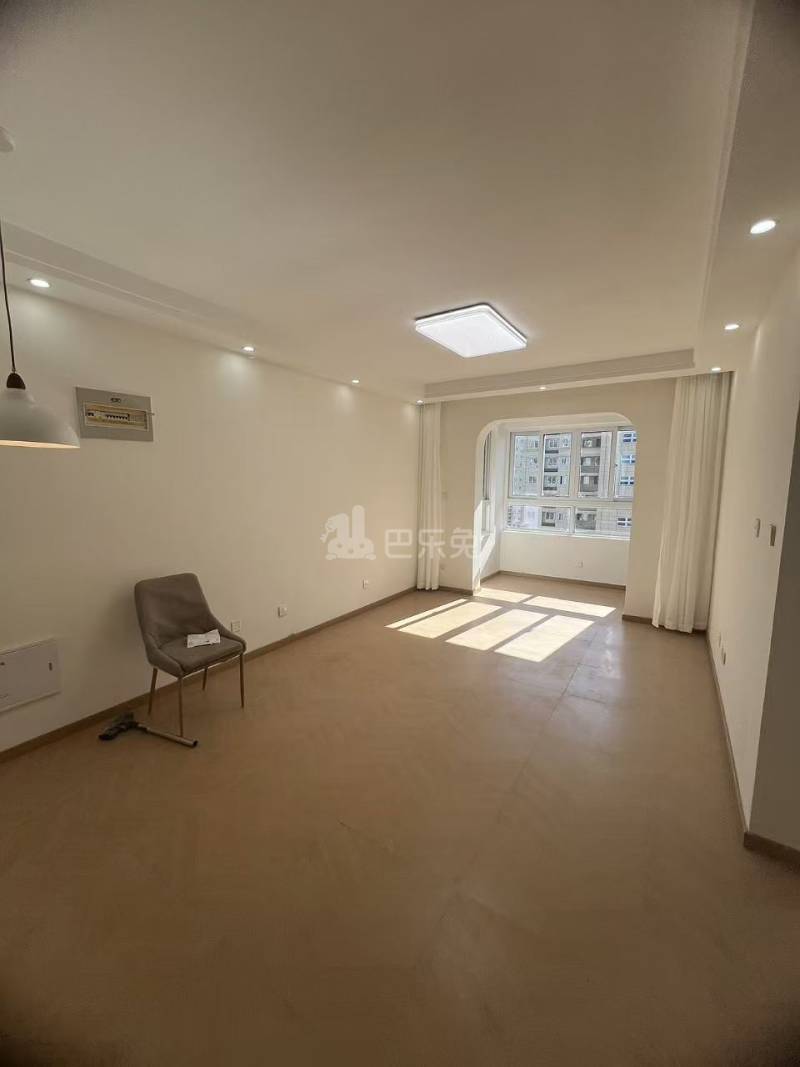 泾翔佳苑18269736客厅图3