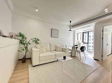 天山华庭 1室2厅1卫