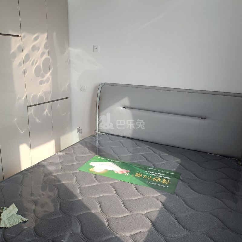 良景佳苑18300708卧室图1