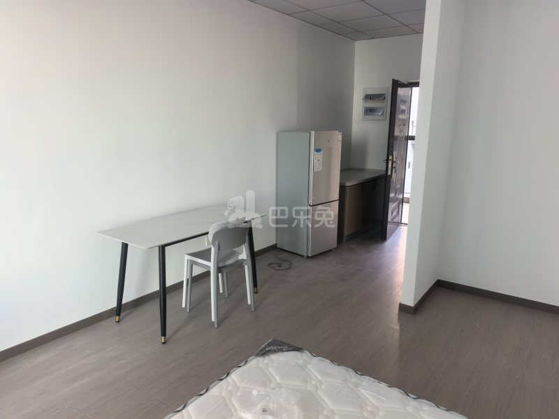 越洋国际18304607卧室图3