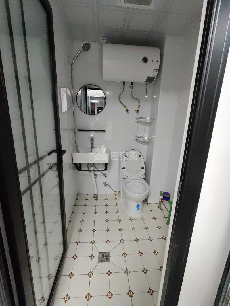 兴华小区18307625卫生间图5