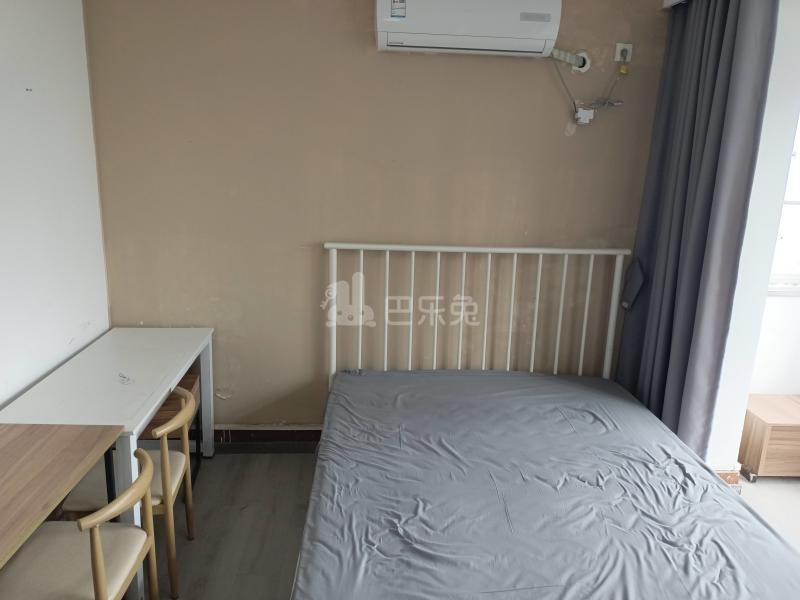 银霄大厦A楼1831592卧室图1