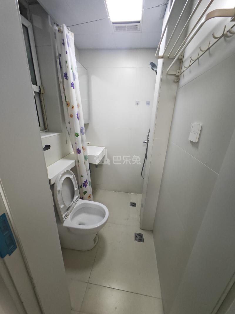 灵新小区（汶水东路510弄）18320289卫生间图6