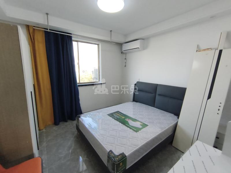 新青浦花苑一区18320388卧室图0