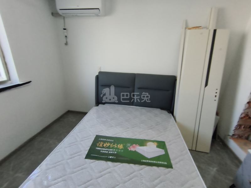 新青浦花苑一区18320388卧室图2