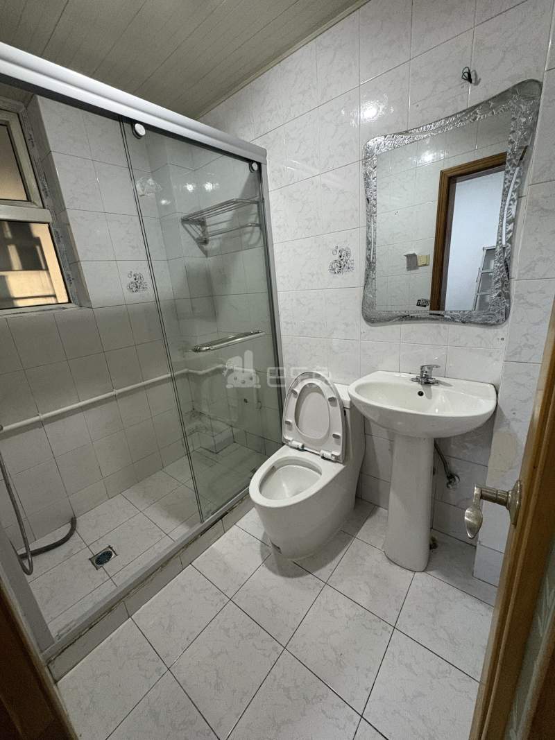 凤城二村小区18358208周边环境图3