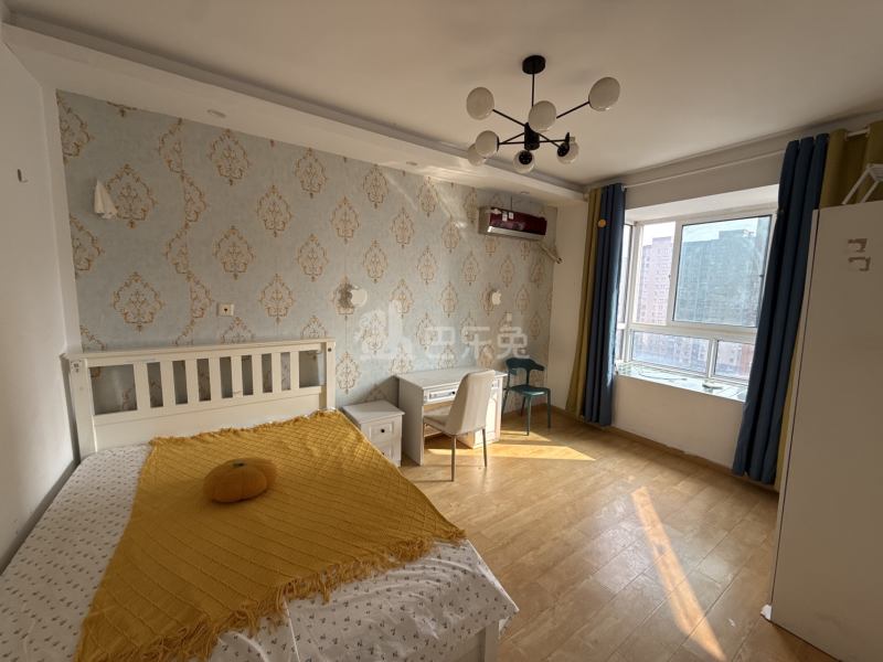 和家欣苑B区18362583卧室图0