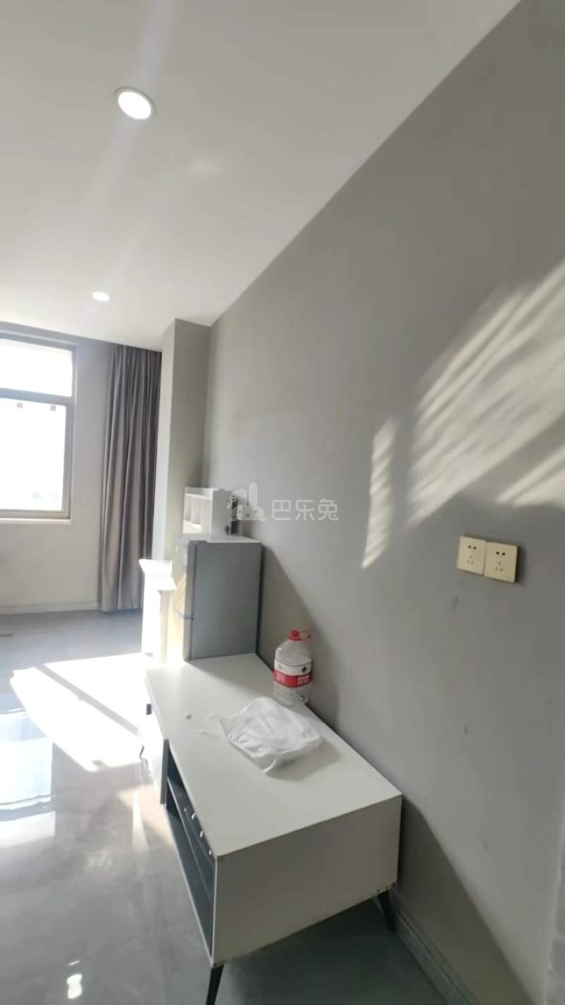 领冠公寓1店18366237周边环境图0