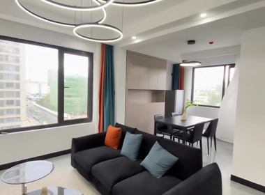 登蓝府 1室2厅0卫