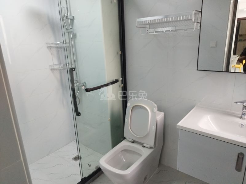 昱芳苑18385277卫生间图8