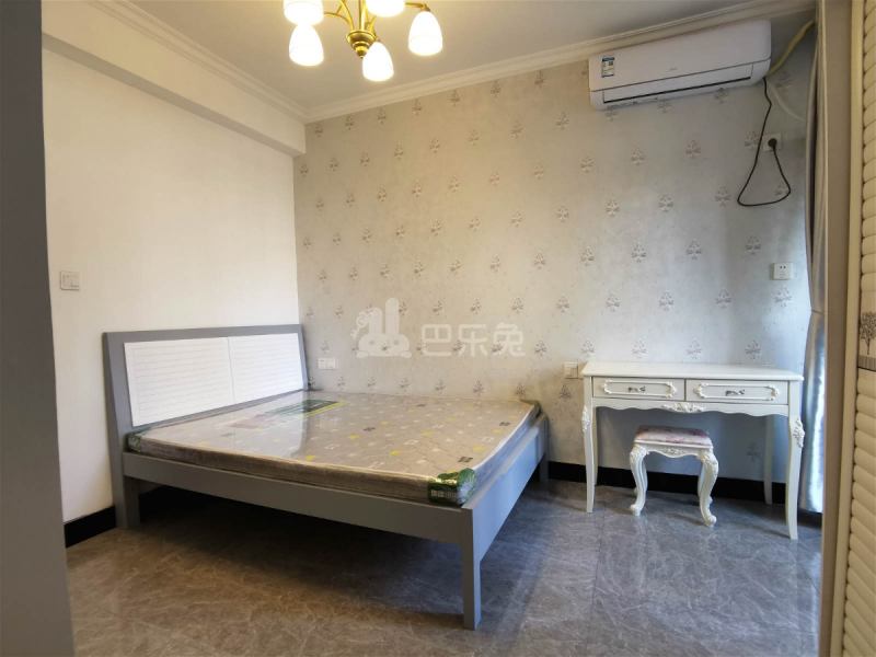 龙湖滟澜山二期澜轩18389556周边环境图1