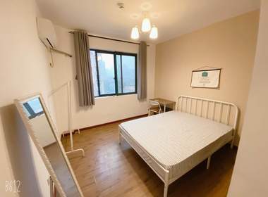 多蓝水岸蓝波苑 