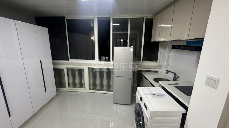 万商灯饰城公寓18407663周边环境图3