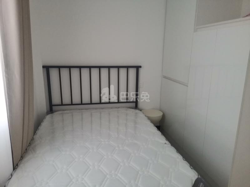 龙湖郦城（蓝湖郡）18413109卧室图1