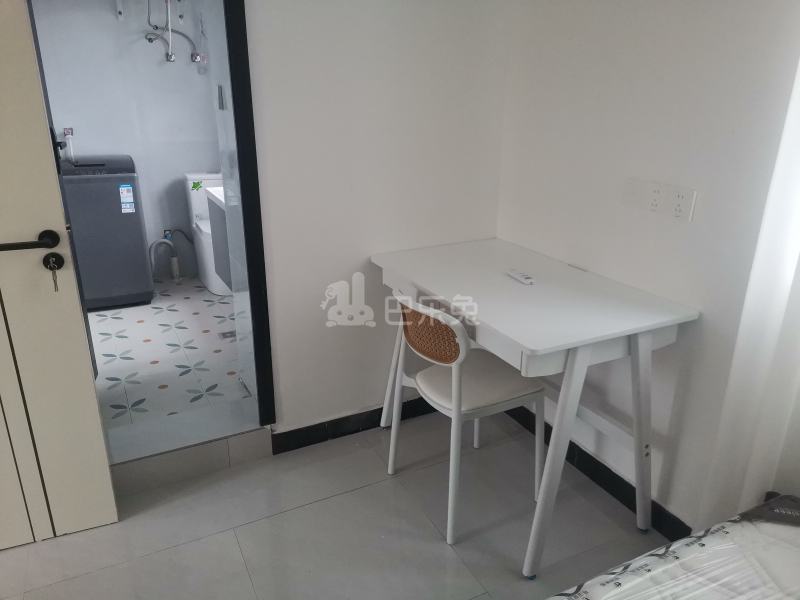 龙湖郦城（蓝湖郡）18413109卧室图2