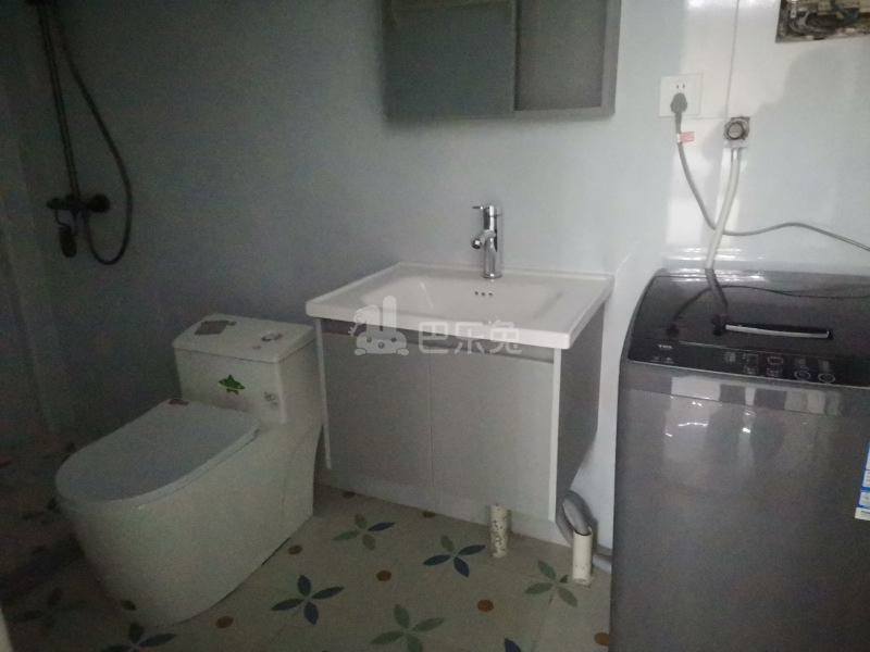 龙湖郦城（蓝湖郡）18413154卫生间图4