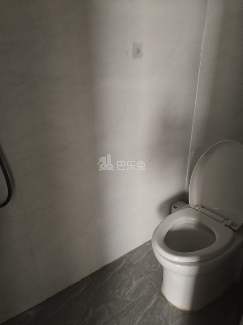 众秀新家园18413385卫生间图4