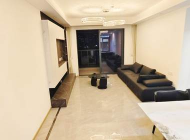 东潮云庭 3室2厅2卫