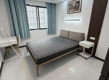 多蓝水岸蓝波苑 