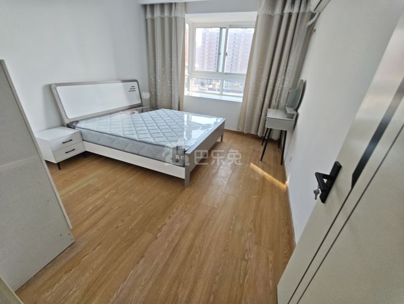 菊华苑18437846卧室图0