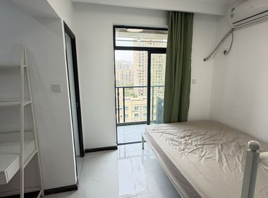 多蓝水岸蓝波苑 