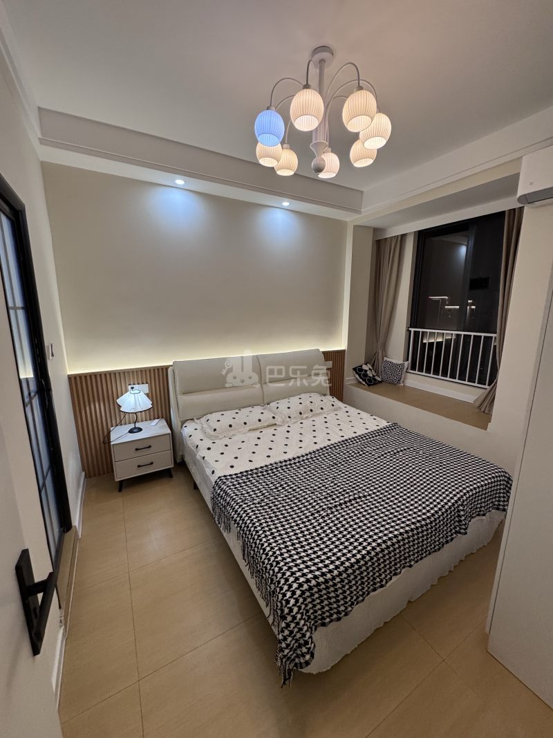 运初尚府18448556卧室图1