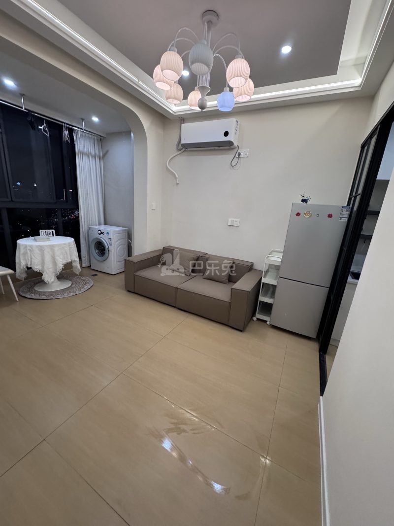 运初尚府18448556客厅图3