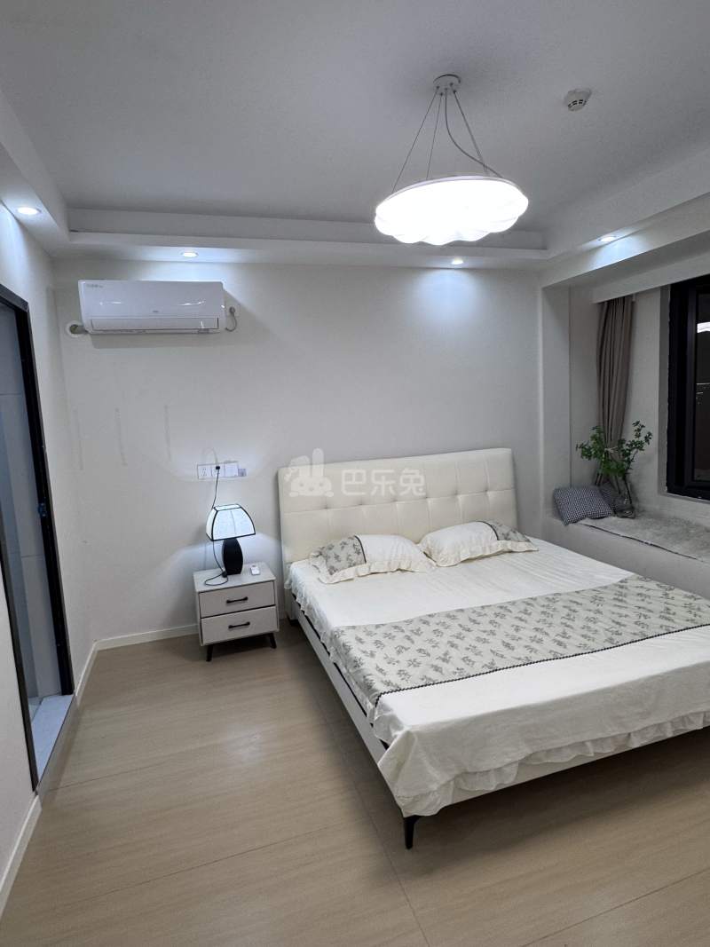 运初尚府18448583卧室图0