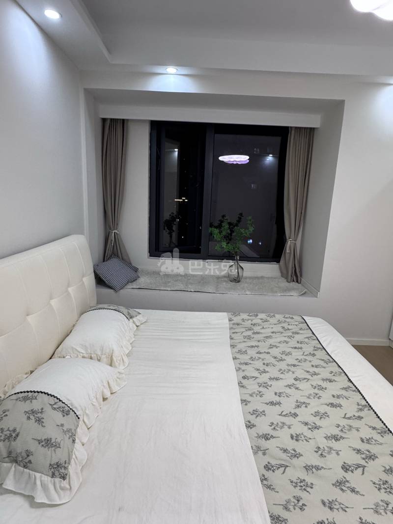 运初尚府18448583卧室图1