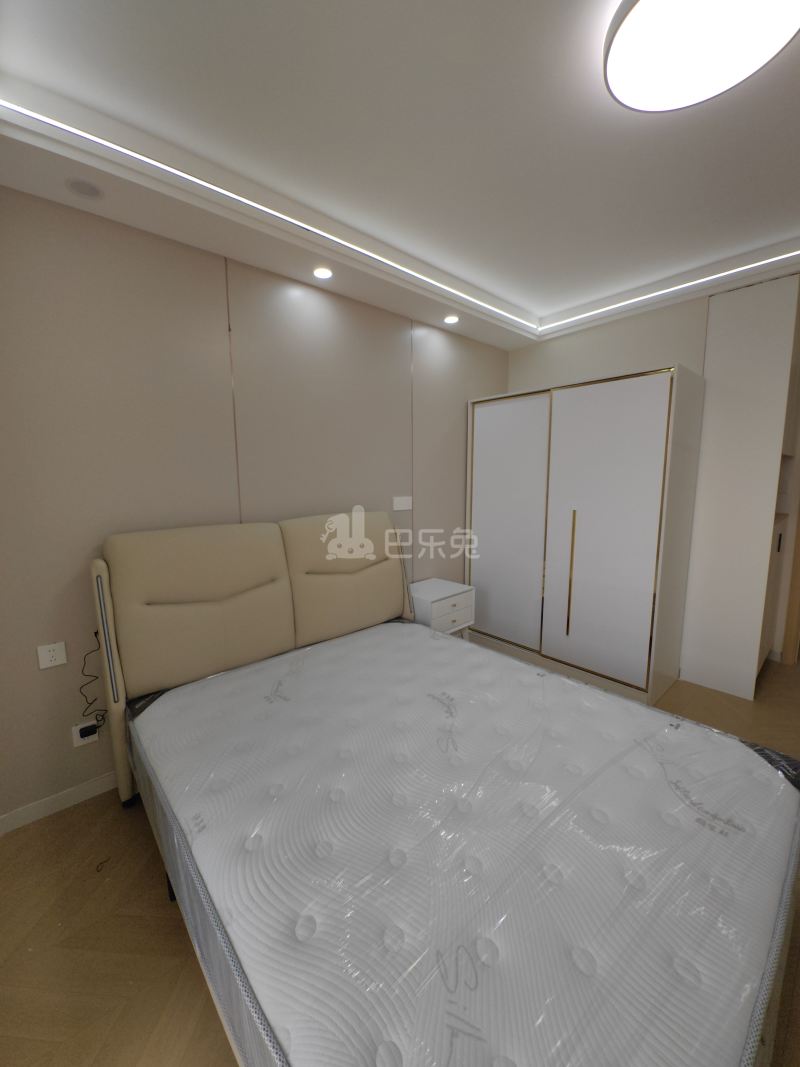 高行绿洲五期18472686卧室图3