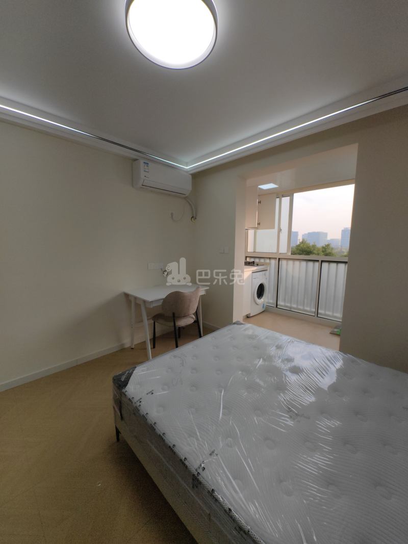 高行绿洲五期18472686卧室图2