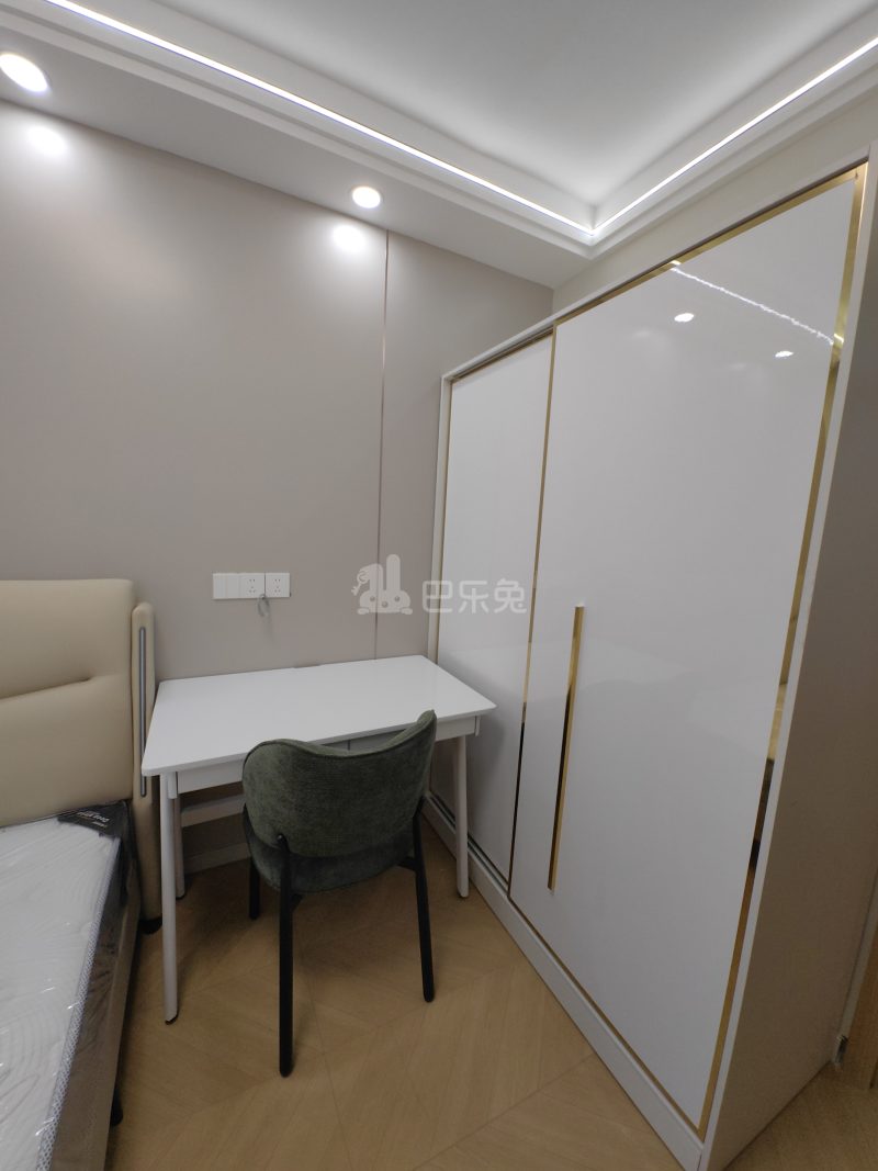 高行绿洲五期18472692卧室图4