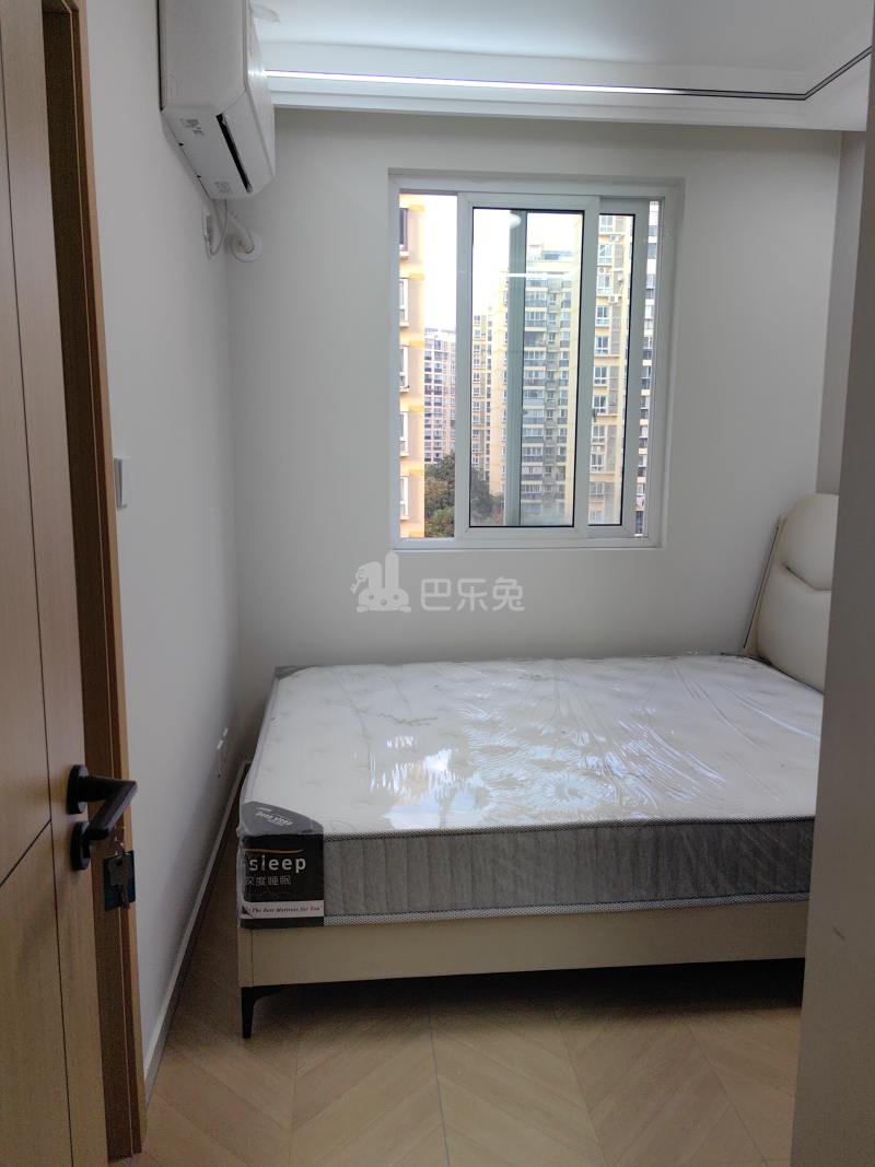 高行绿洲五期18472692卧室窗户图8