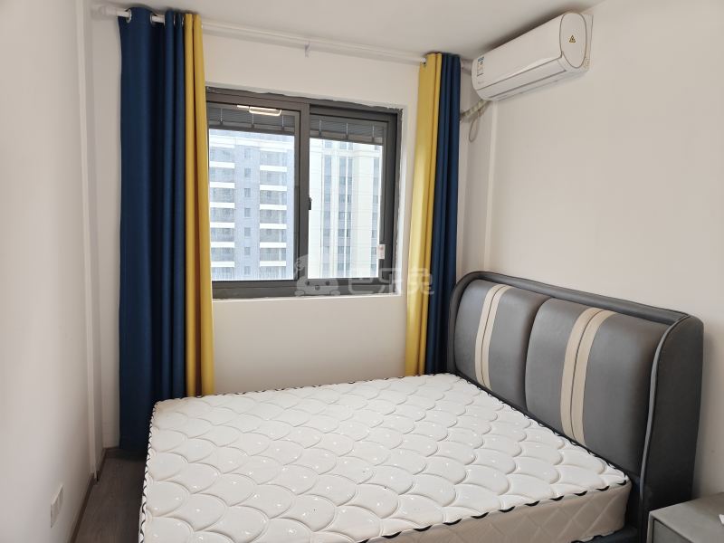 新场聚福里18706806卧室图2