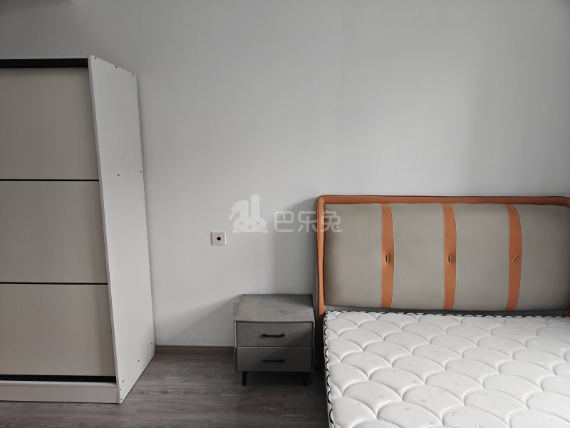 新场聚福里18706806卧室图3