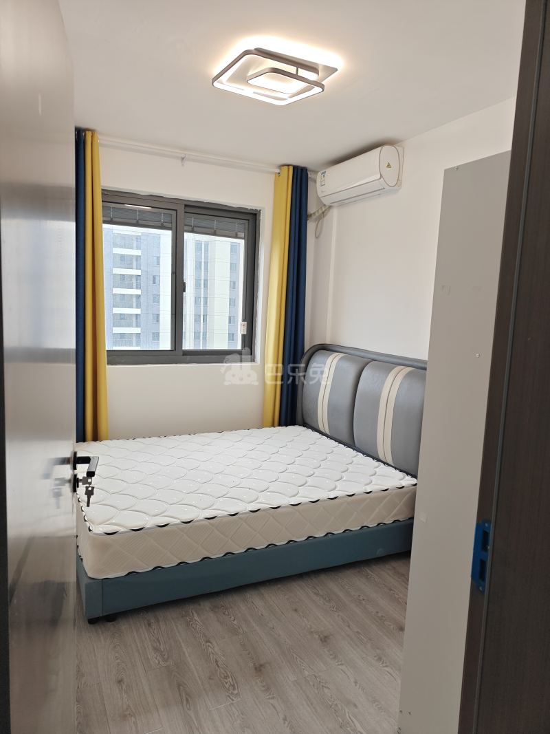 新场聚福里18706806卧室图1